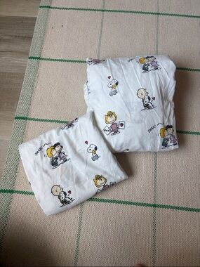 Snoopy Printed twin fitted sheet with pillowcase